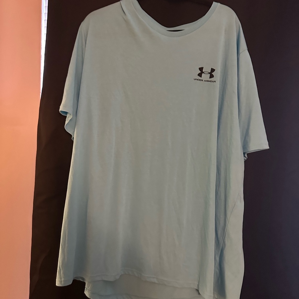 Under Armour tee